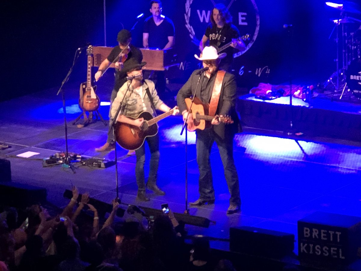 What great show <a href="/ItsDanDavidson/">Dan Davidson</a> <a href="/trevorpanczak/">Trevor Panczak</a> <a href="/BrettKissel/">BRETT KISSEL</a> #priceless , thanks Boys for kicking off my weekend
