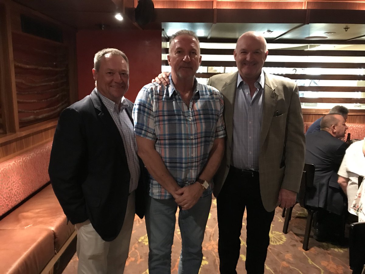 inglis_sales's tweet photo. A sensational afternoon telling stories, sharing wine & trying to find the next G1 winner in the 800 yearling strong #InglisPremier 2019 catalogue. What a coup to have Sir Ian Botham OBE with us #rosebetweenthorns #leadingtrainers @mcevoymitchell @lindsayparkrace https://t.co/qoT090b3Ik
