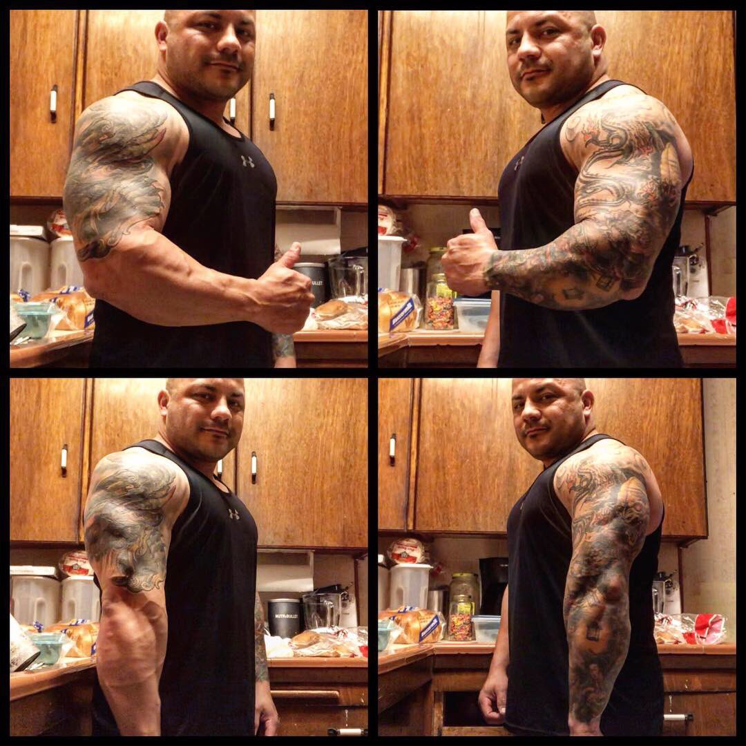 bucsd's tweet photo. What’s a gym rat so when he takes a day off from the gym ? Checks to see if he lost any gains by doing it and thinks about the gym 😖😫😫😝😝😊😊😁👍🏼💪🏼👊🏼🏋🏻♀️#hatedaysoff #neededtherest #onamission #gymrat #meatheadproblems💪🏽#results #gainscheck #fitgrandpa #fit_over_40 https://t.co/ZHQZWStcjl