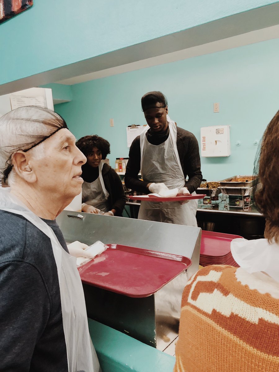 Yakingzz's tweet photo. Had a great time feeding the homeless. Happy Thanksgiving to all. Spread love ❤️ #YoungAfricanKingz #yakingz #happythanksgivng https://t.co/mAyefmN6Iu