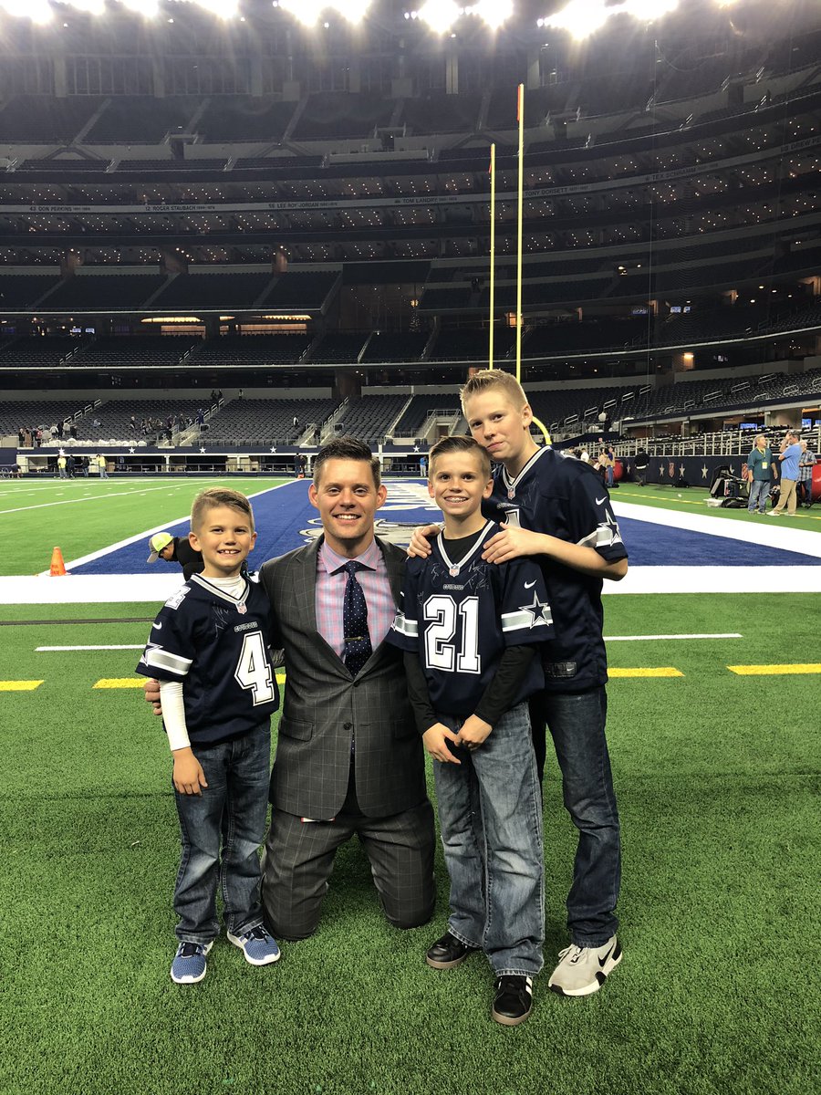 MikeLeslieWFAA's tweet photo. Awesome to meet Hudson, Harrison, and Hayes after the Dallas #Cowboys game. Big @WFAA fans, and three lucky kids who got to see an awesome game.

And as the oldest of three boys who are all “M” names, it just felt right to grab a pic with them!  Nice meeting you guys! https://t.co/mFzMfgAQIl