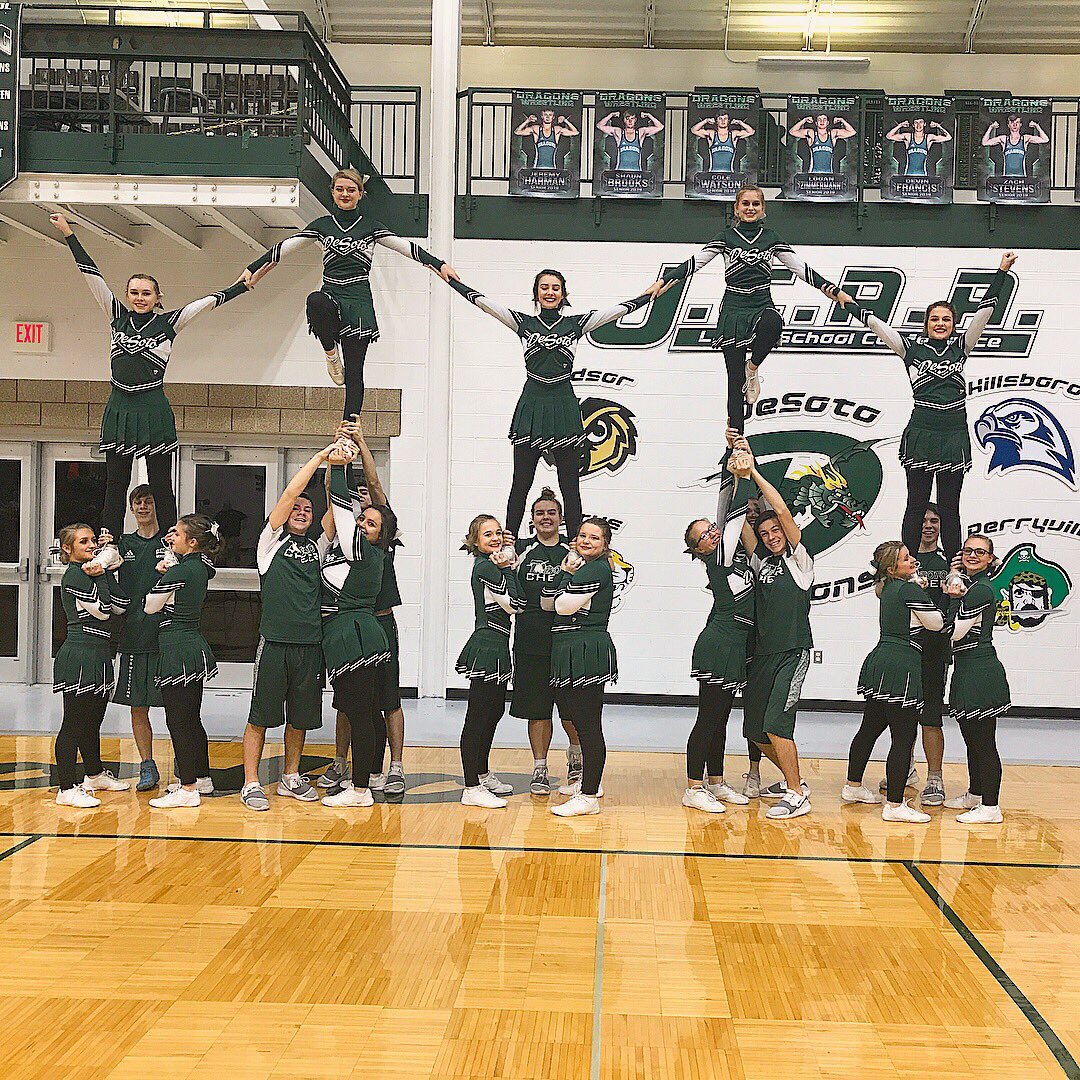 DHS_Cheer_'s tweet photo. DHS Wrestling Cheer Stunting to a Victory! 📣🤼‍♀️🎀🤸‍♀️ https://t.co/jhh5Lt8HrZ
