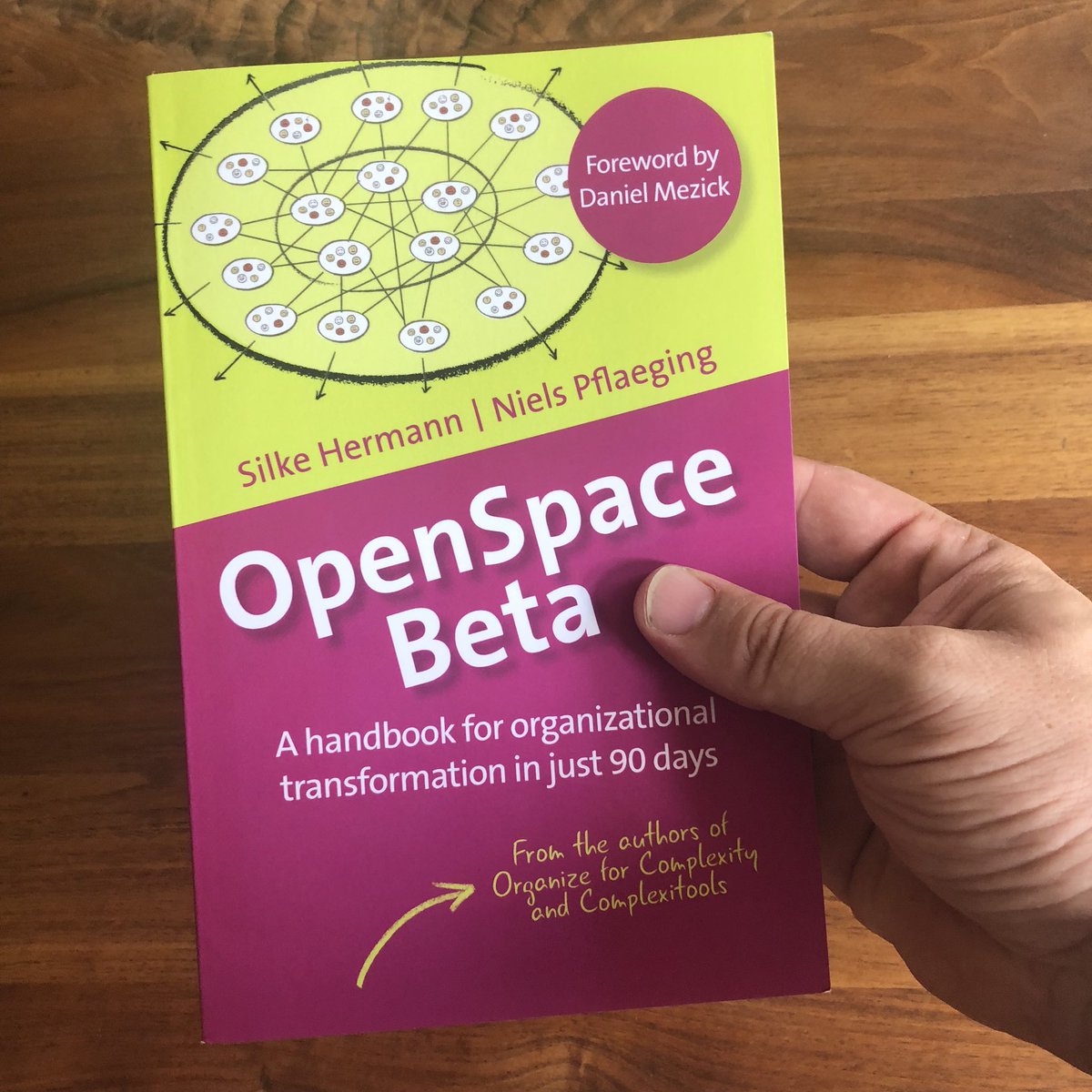 NielsPflaeging's tweet photo. The problem with mixing #Alpha and #Beta: People do not have switches! So they intelligently end up settling on a default mode.
Inevitably you end up with learned helplessness!
#transformordie @OpenSpaceBeta https://t.co/GktO3NE0Mx