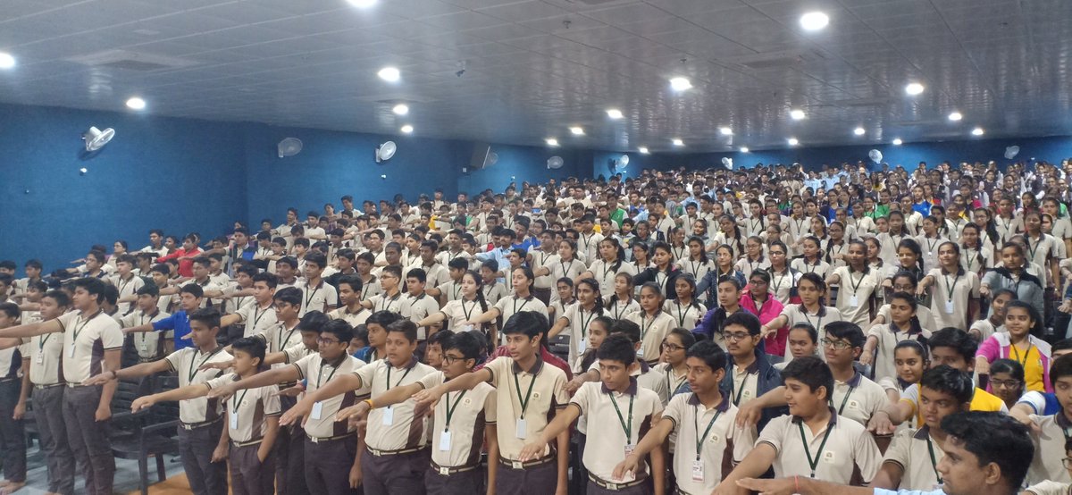 JPR_IND's tweet photo. Mr. Sanjay Baladaniya and Mr. Jay Kakadiya conducted "Road Safety Awareness Program" at Vedant International school, Ahmedabad on 29th November 2018. This was joint initiative by JPRI and Ahmadabad police to conduct road safety awareness program.
#RoadSafetyAwarenessProgram https://t.co/X4XvS2QJGB