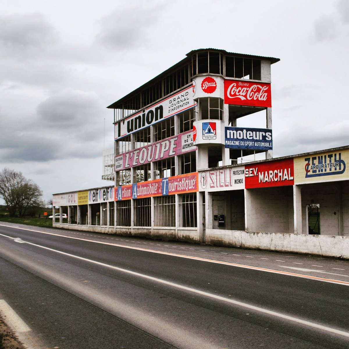 Mr_PinBristol's tweet photo. One of the #coolest places on the planet. #circuitdereims #reimsgueux #reimsgueuxcircuit #circuitsofthepast #frenchgp #12hrsreims #reims #reimsgp #motorracing #motorsport… https://t.co/Maym6L2QN2 https://t.co/Nnz9UoaJJq