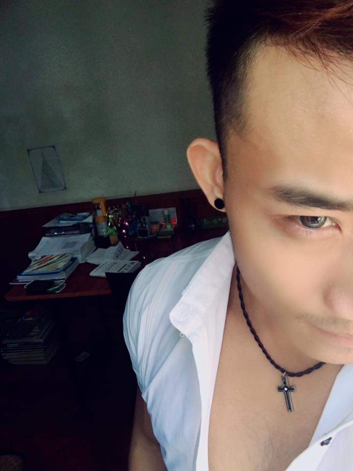 DeeDeeRed4's tweet photo. ေခ်ာသြားလား https://t.co/ZIDwpQmj8Q