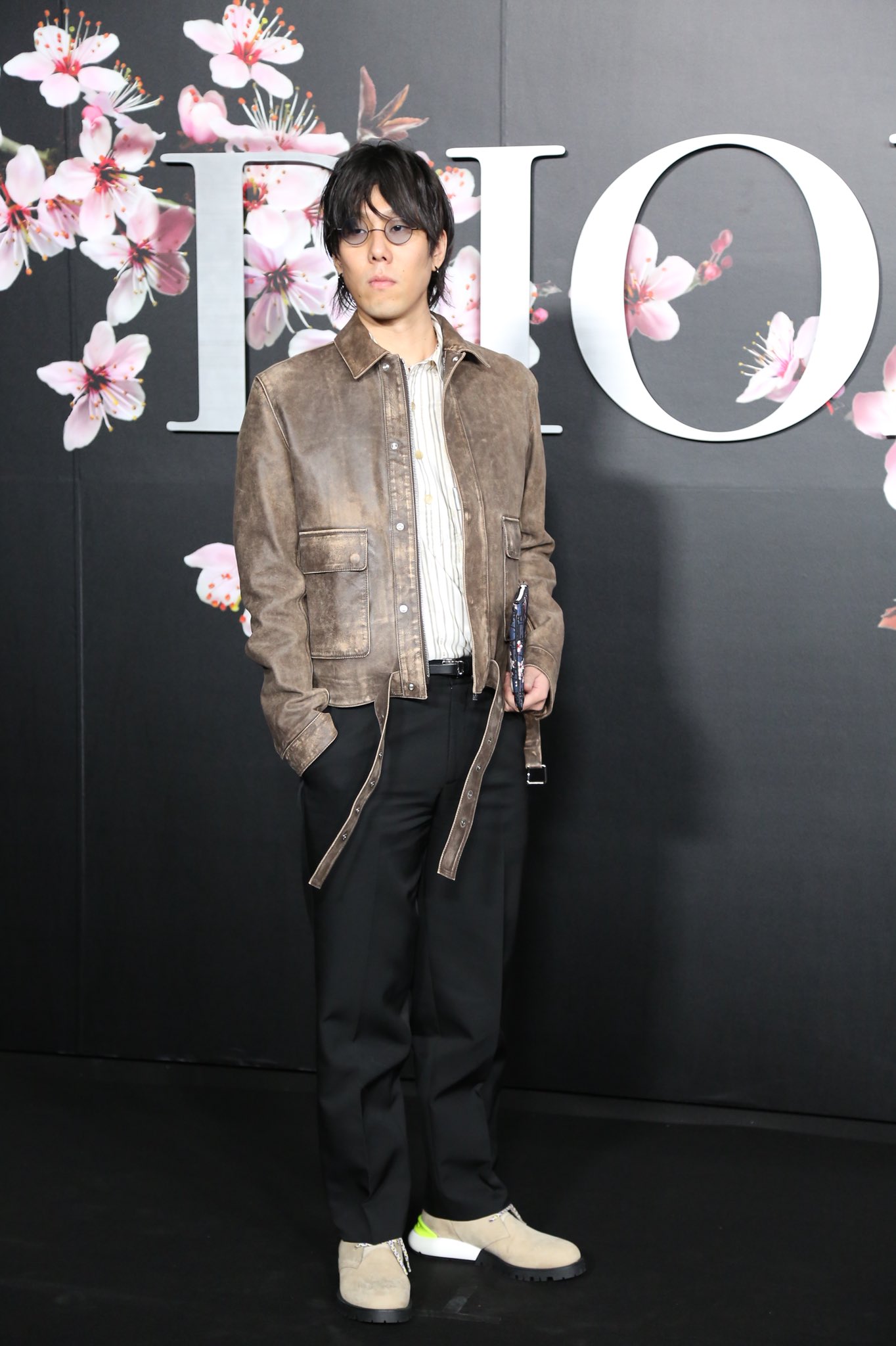 Wwdjapan イベント取材 ディオール のショー会場に Radwimpsの野田洋次郎さんが来場 ブラウンのジャケットとシューズをマッチさせたスタイリングです T Co L8wldkxqx1 Dior Diorprefall Radwimps 野田