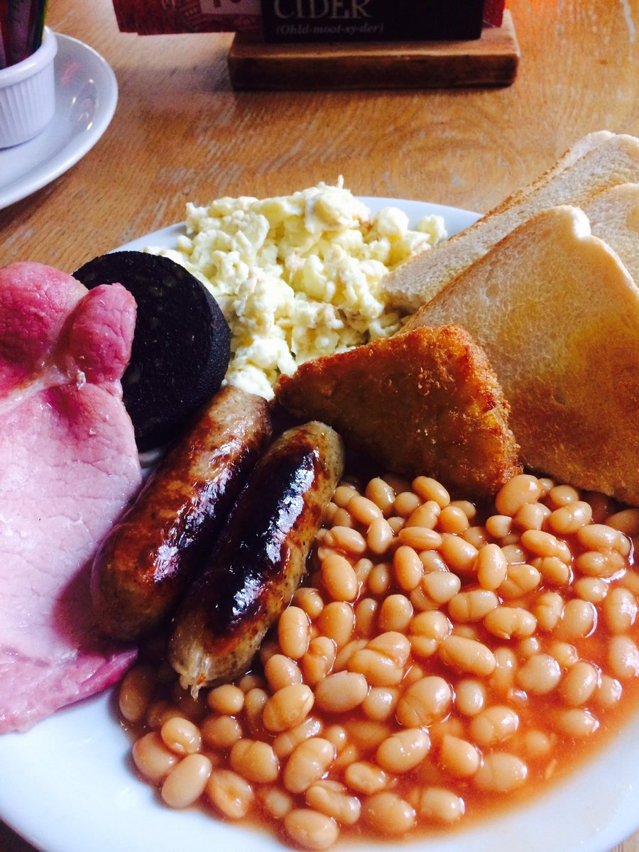 Why not treat yourself to a hot lunch on this chilly Friday? Full English Breakfast only £6 AND and 10% discount with NUS. Lunch sorted 👍