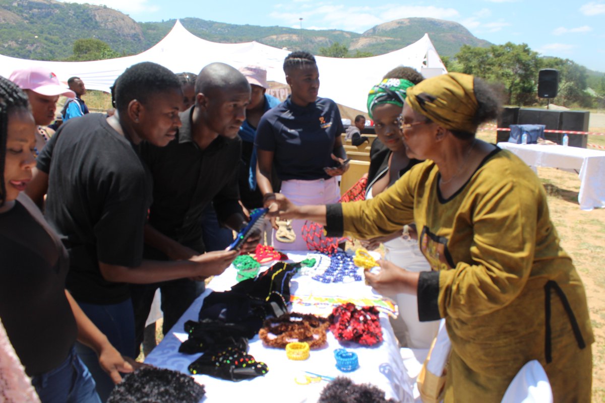 theeMzwandile's tweet image. Today @ActivateZA is in Kabokweni stadium in @MpumalangaGov to host a youth market day. We are creating access to market opportunities for youth owned businesses. #PowerForGood #CommittedToChange #PayingItForward