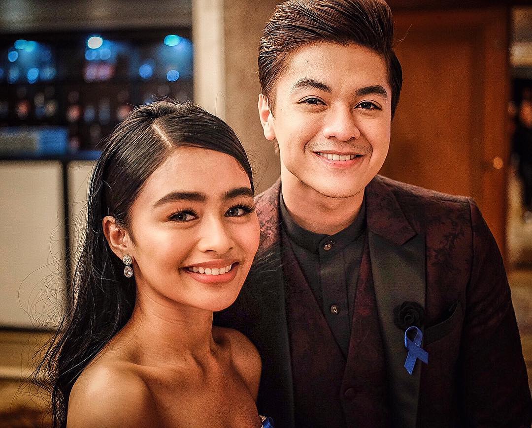 ABSCBNStarsPoll's tweet photo. We really feel their chemistry for they make us kilig and believe in love.

Here are now the Grand Finalists for Best Love Team of the Year:
✔Voting starts on Dec. 1
✔Online &amp; Twitter Poll

#ABSCBNStarsAnniversaryPoll2018
#FamilyIsLove https://t.co/VzXYzL2PT9
