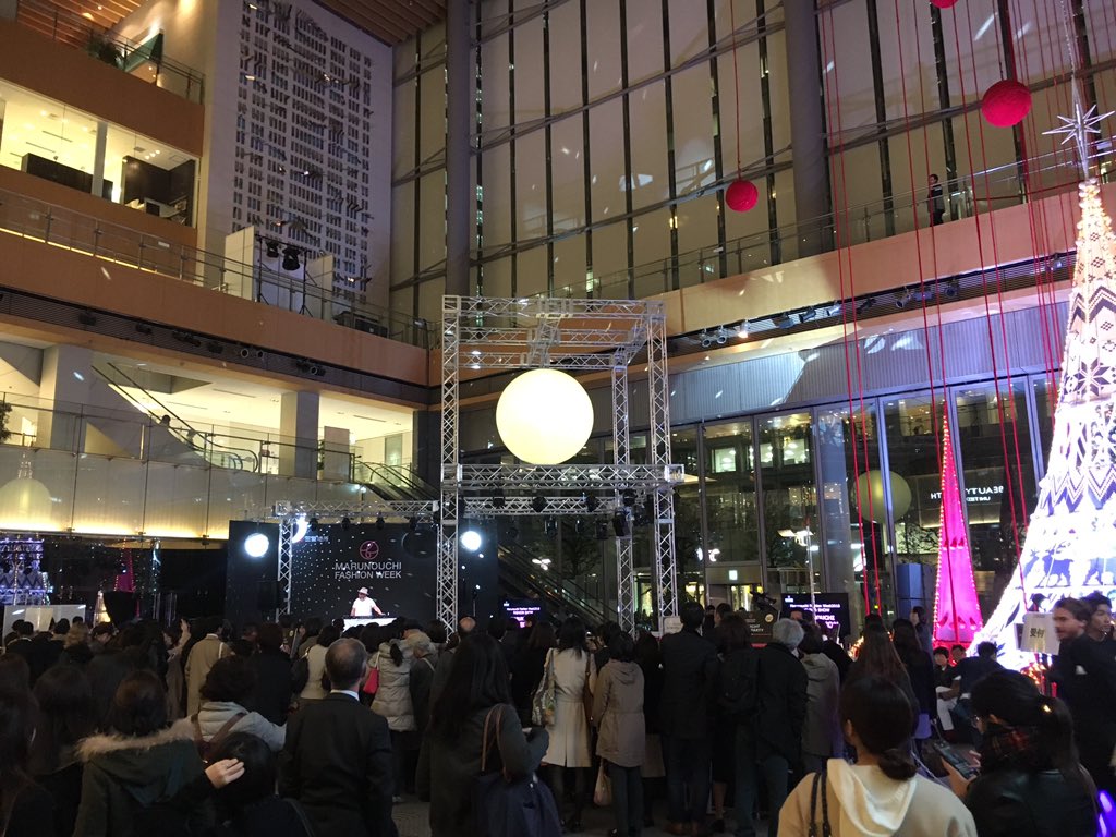 丸の内ファッションウィーク Na Twitterze