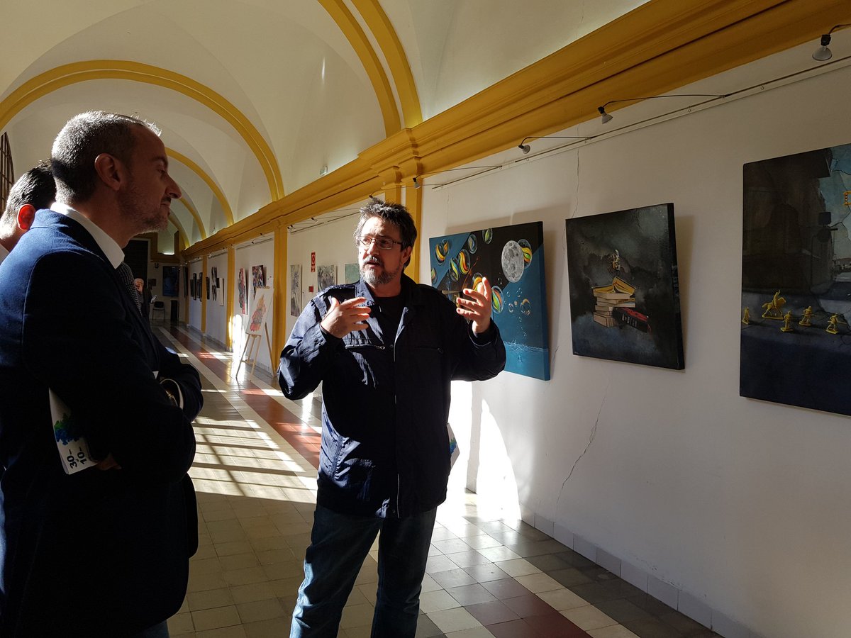UCAM_OPRI's tweet photo. La comitiva se interesa por las obras de ArtMur #UCAMRefreshWeek #EuropeForCulture #CreativeEurope https://t.co/HZiL5R4mzn