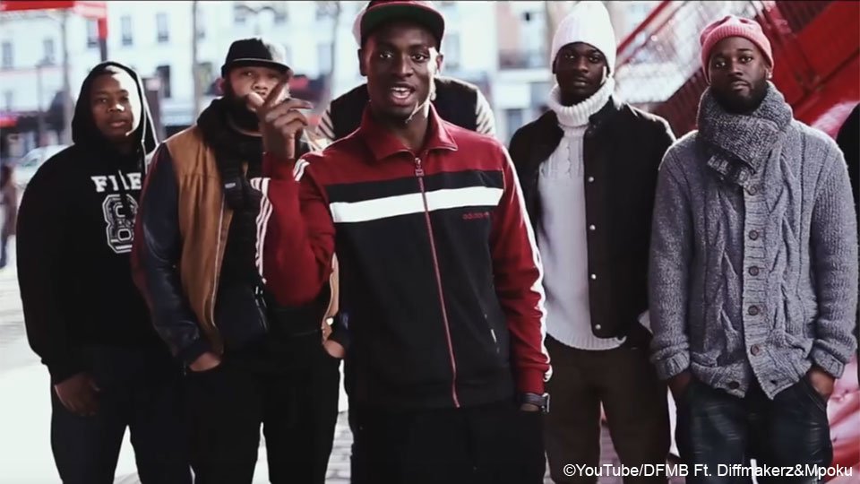 sporza's tweet photo. Het geheime wapen van @Standard_RSCL is de Franse rap van @PaulJoseMpoku. "Niet iedereen is fan", zegt @ZinhoVanheusden #EL #stasev
https://t.co/6IsrjUP2Jh https://t.co/h2j8ngG39C