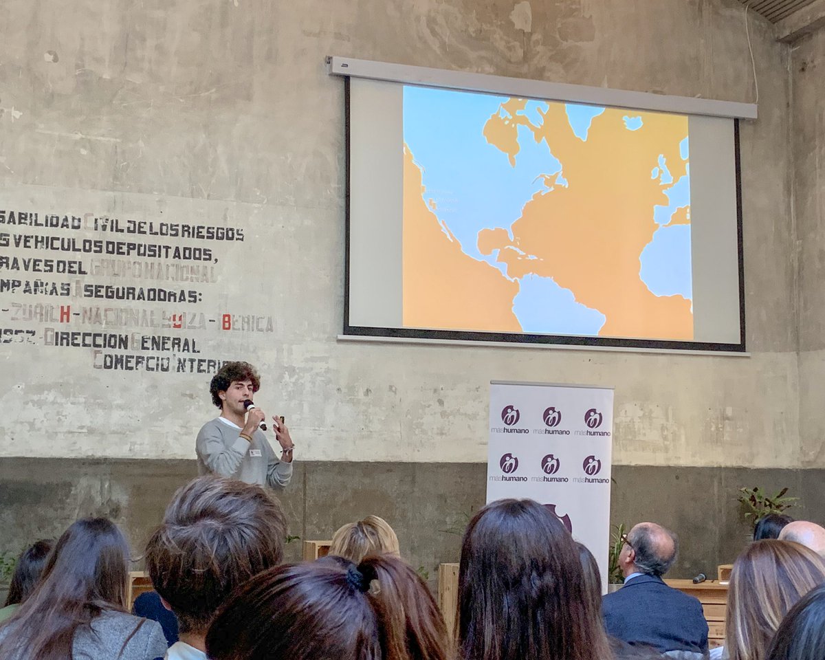 AsociacionGOA's tweet photo. Nuestro director general, @_albertozaragoz, hablando del proyecto #GOA en la #XIIIPremiosMashumano de @Fundmashumano
•••
#ComponesTuFuturo #SoyMúsicaSoyEducación #NosImportaLaMúsica #InnovarParaCambiar #innovacionsocial #jovenesmusicos #jovenesemprendedores #educacionmusical https://t.co/V49i3j5dlO