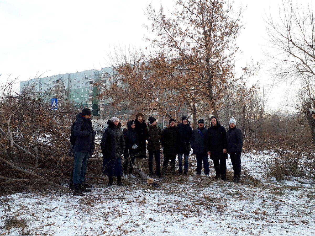28.11.2018г. ЖИТЕЛИ ПРИНЯЛИ УЧАСТИЕ В СУББОТНИКЕ СОВМЕСТНО С ДЕПУТАТАМИ УГД <a href="/depytatmullina/">депутат УГД Муллина</a>