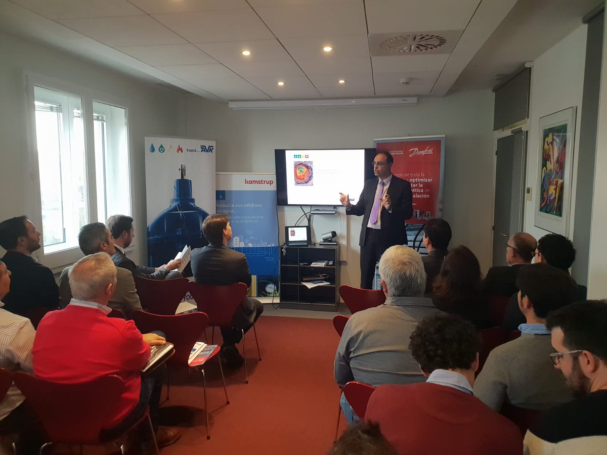 Embajador_DK's tweet photo. Hoy celebramos en la Embajada jornada sb ”Innovación 🇩🇰para el Ciclo Integral del Agua”. Contamos con los actores más importantes del sector del agua 🇪🇸y las empresas 🇩🇰AVK, Danfoss, Grundfos y Kamstrup muestran sus soluciones punteras para gestión eficiente y ahorro de agua https://t.co/988M2h7d2l