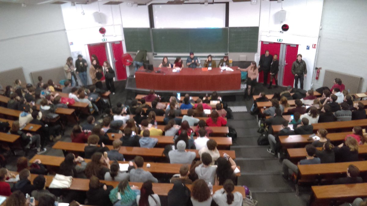 Paris 1 contre Macron et la sélection tweet media