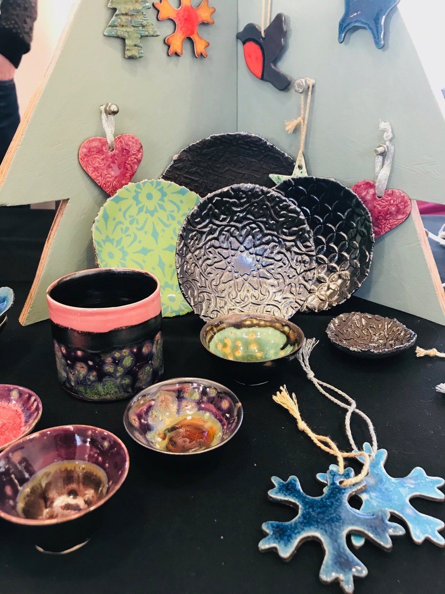 ANDborough's tweet photo. The Creative Peninsula Craft Fayre is taking place today and tomorrow at Ards Arts Centre. Lots of beautiful handmade items on offer, the perfect place to find that unique Christmas gift. 10am - 5pm. Admission free. #ShopLocal #MerryAND https://t.co/2d3PM1HbOu