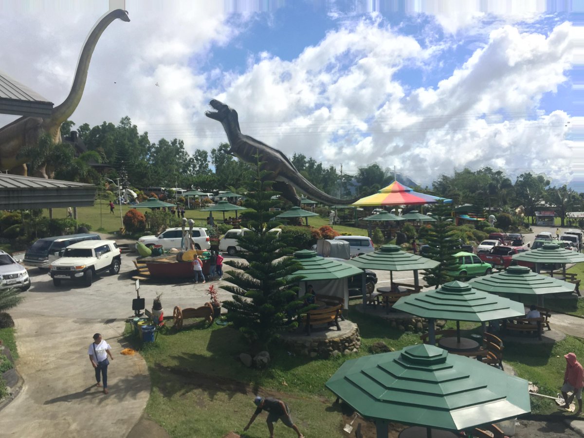 beltrllmtyu's tweet photo. In pictures: Bacolod's ultimate Yuletide destination, Campuestuhan Highlands Resort during our field trip with CSTR mates. #SCORES2018 #LabanSHS π https://t.co/gcjnbaeBD4