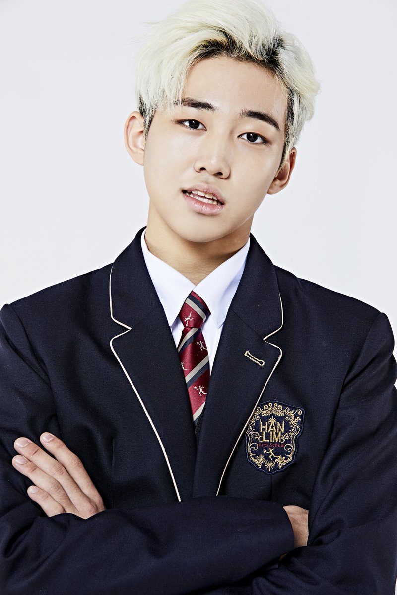 24. Jeong Seung a member of Diamond Crunch (D Crunch) was recently asked in an interview about which celebrity he admires a lot and he replied  #BTSV sunbaenim  #뷔    @BTS_twt  https://m.entertain.naver.com/read?oid=057&aid=0001303983
