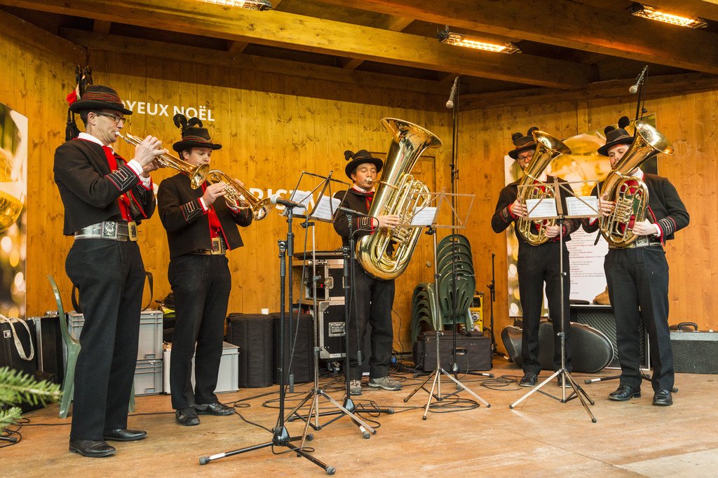 Domani ore 16:00 appuntamento presso la chiesa dei Domenicani, in compagnia della Federazione Cori in Alto Adige, per un concerto corale in vista delle festività natalizie.

bolzanobozenmagazine.it/node/1769
