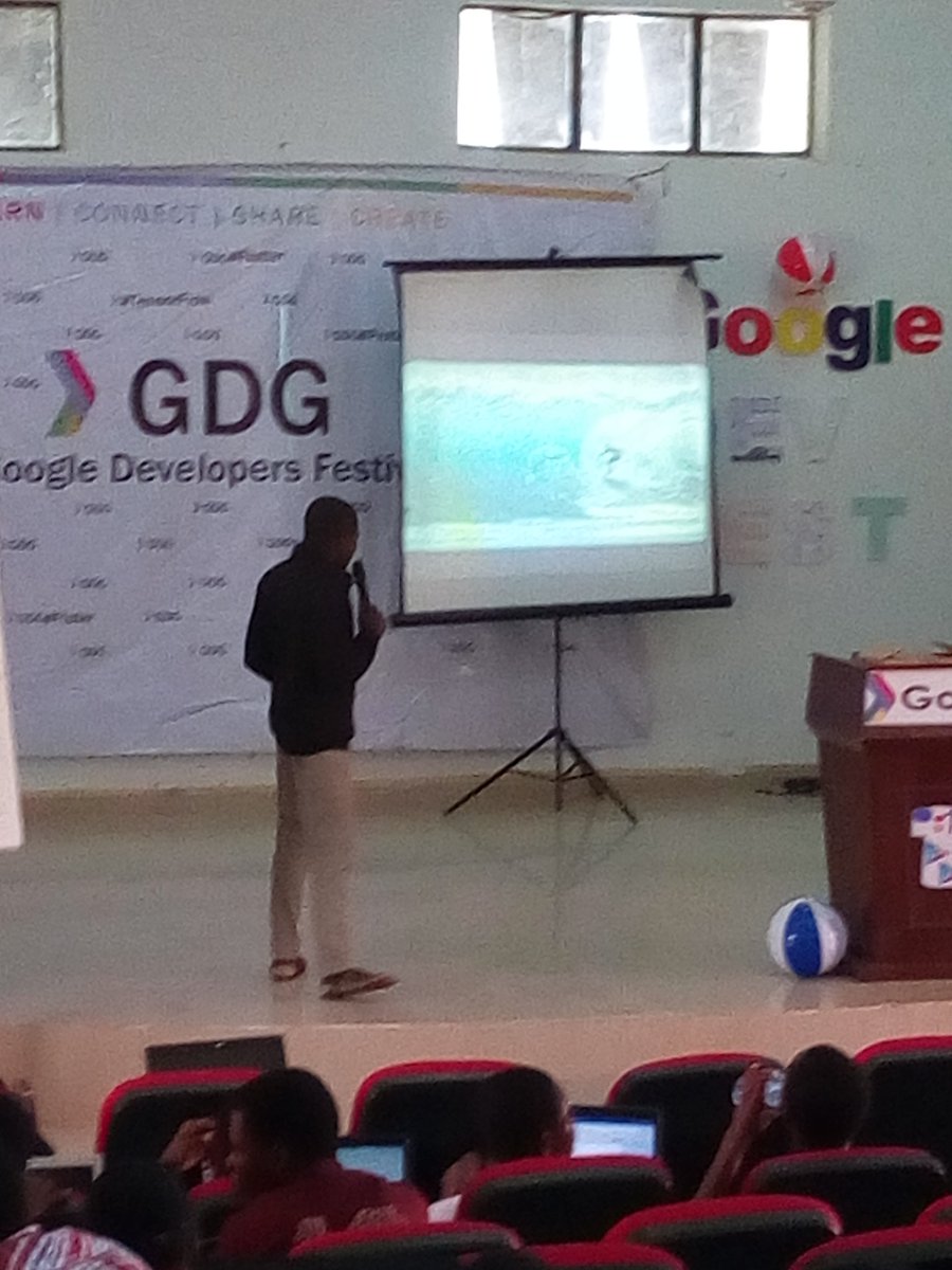eludisaac_'s tweet photo. Michael Adu on the #Android session

@JoubranJad #devfest 
#devfestakoko #devfeststones 
@akinrolie_slick @ijatuyisunkanmi @JimohAbdulgan10 https://t.co/Qw8wTMjrKr