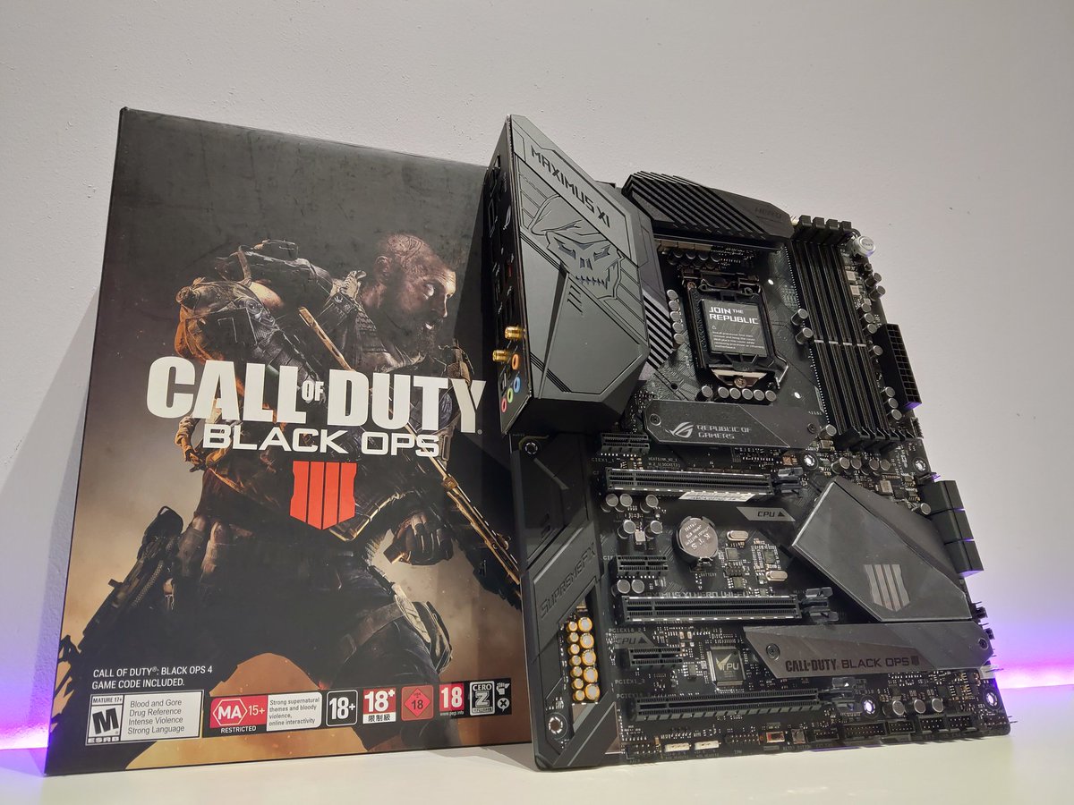 Tedeous's tweet photo. Arrivée de la magnifique MAXIMUS XI HERO de @ASUS_ROG_FR en édition limité Black OPS 4 ! En attendant la vidéo je vous laisse profiter des photos 📷🤩😍
✔️https://t.co/9POgWVC3pi
#BlackOps4 #limitededition #teamted #asusrog #maximusxihero @BBTVfr #hardware #hardwarefr https://t.co/CIIBY4ovEw