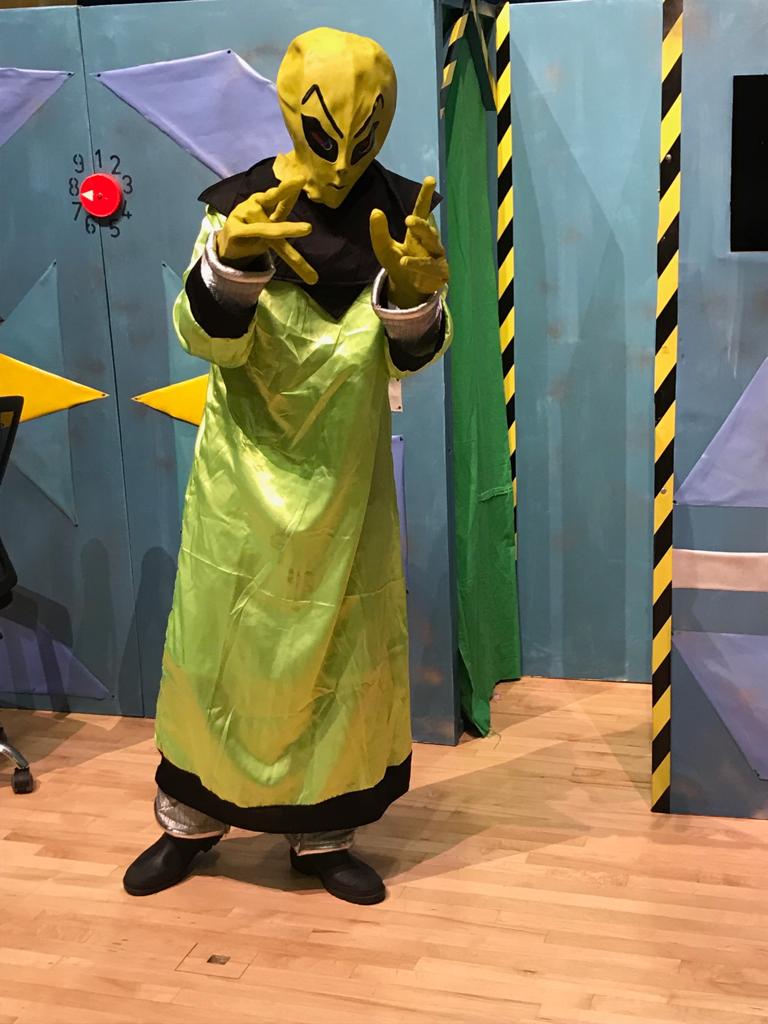 SVPS_News's tweet photo. Year 5 &amp; 6 loved the French play "Ticket pour l'espace" performed by @OnattiProdsLtd yesterday. 
#BringingLanguagesToLife https://t.co/fKSx8j9Uei