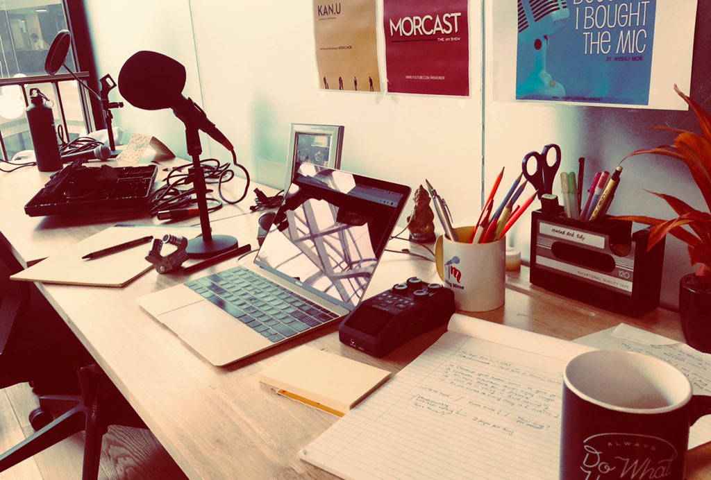 anshuMor's tweet photo. Feeling a little heartache-ish to let go of my first ‘apna’ office. Shifting to a new place. :) #9monthsoffondmemories #talkingmime #wework https://t.co/FfP0SjYMwv