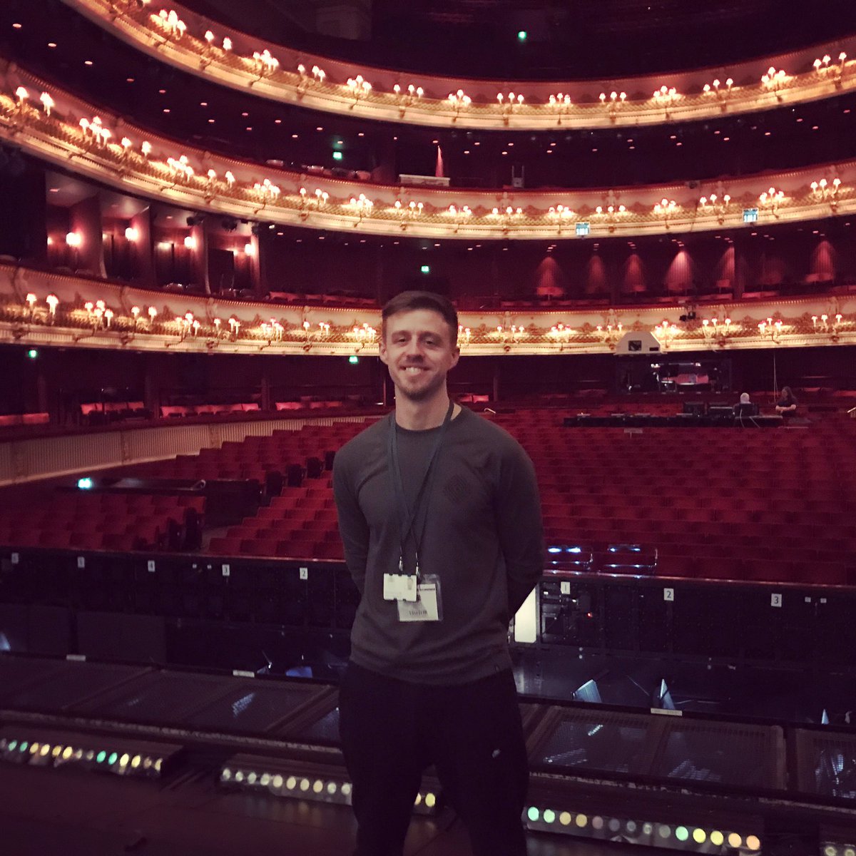 Bear_Physio's tweet photo. That moment when you are working at the Royal Opera House, and get to sneak on stage for a photo opportunity! 

#photoopportunity #coventgarden #ballet #physiotherapy https://t.co/vVKs2pmupp