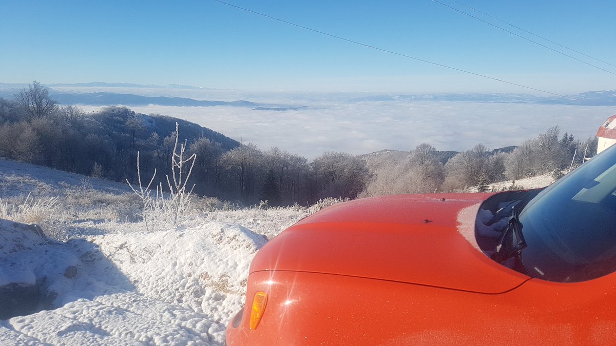exploreravantur's tweet photo. Dobro jutro. I onima iznad oblaka i onima ispod oblaka.
#exploreravanture https://t.co/Y7dOh4O9QY
