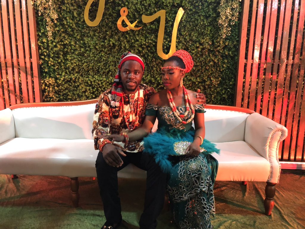 geezzy147's tweet photo. So my brother got married yesterday, and i had to become a yoruba boy for the day.
It was Lit!! Everywhere stew
Thank God for a successful Part 1
Part 2 on Saturday Lagos, NG
https://t.co/ZbaPaV01iY
#ju18 #BecomingMrandMrsE https://t.co/fzd0b1RwWV