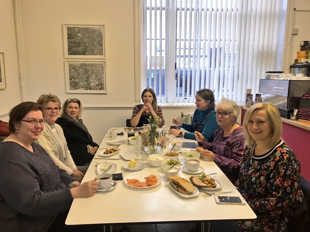 DrawingProjects's tweet photo. Great #GirlFriday #BreakfastClub gathering this morning In #StudioCafe at #DrawingProjectsUK to hear Pat Black, Head of Teacher Training at @BathSpaUni @bathspa_ife! #inspirationalwomen #inspiringwomen #educatingeducators #discovertrowbridge https://t.co/ZKLz2MSUYL