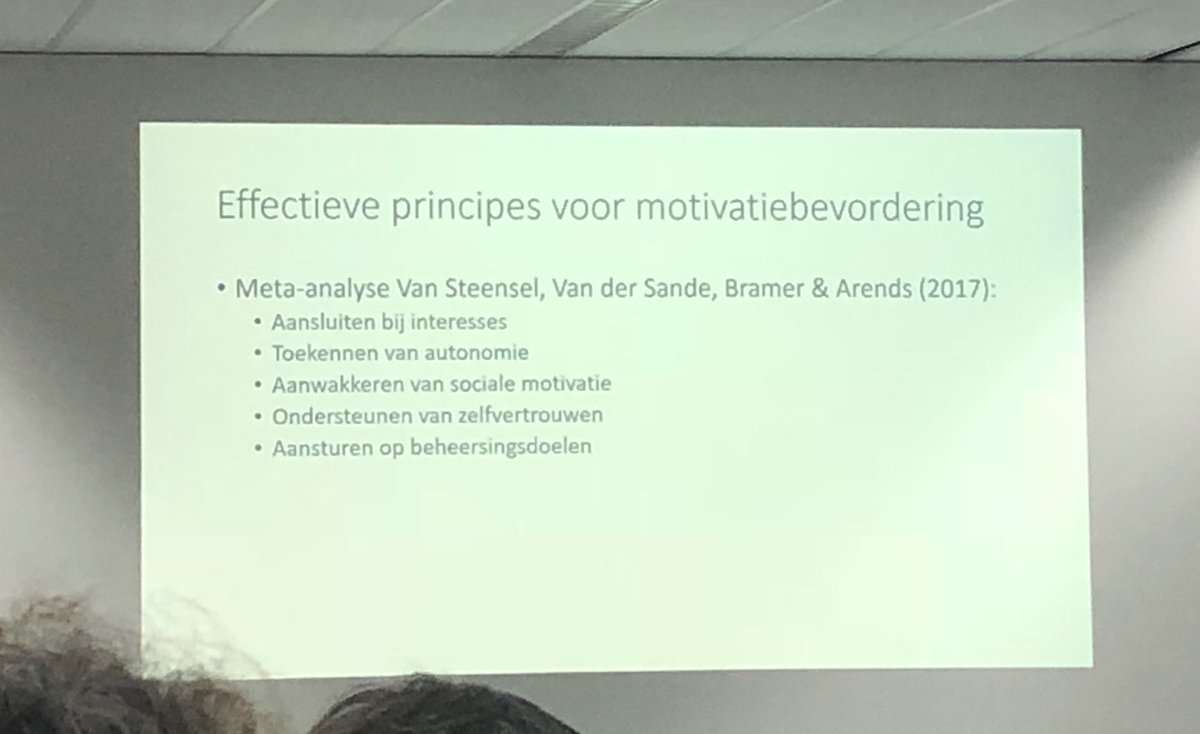 HermanFranss55's tweet image. Gisteren sprak #ThoniHoutveen bij de raadpleging voor de peling van lezen door @onderwijsinsp in 2020 over haar review.
Wat zijn effectieve principes bij begrijpend lezen? Ze kijkt samen  met #Roel van Steensel gelukkig ook naar leesmotivatie. @stichtinglezen