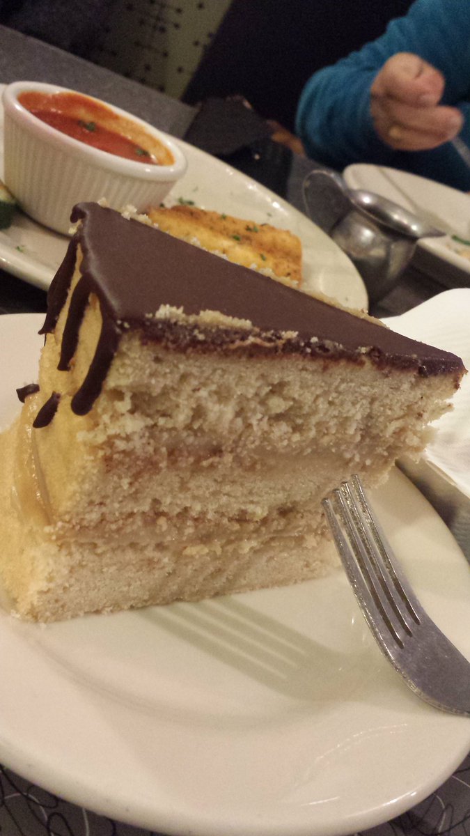 TheSquareEnix's tweet photo. Also, when you're in Boston, you've gotta' have the Boston Cream Pie! Especially if it's Vegan. : 3
#SweetToothSeduction https://t.co/2Q08CjFP81