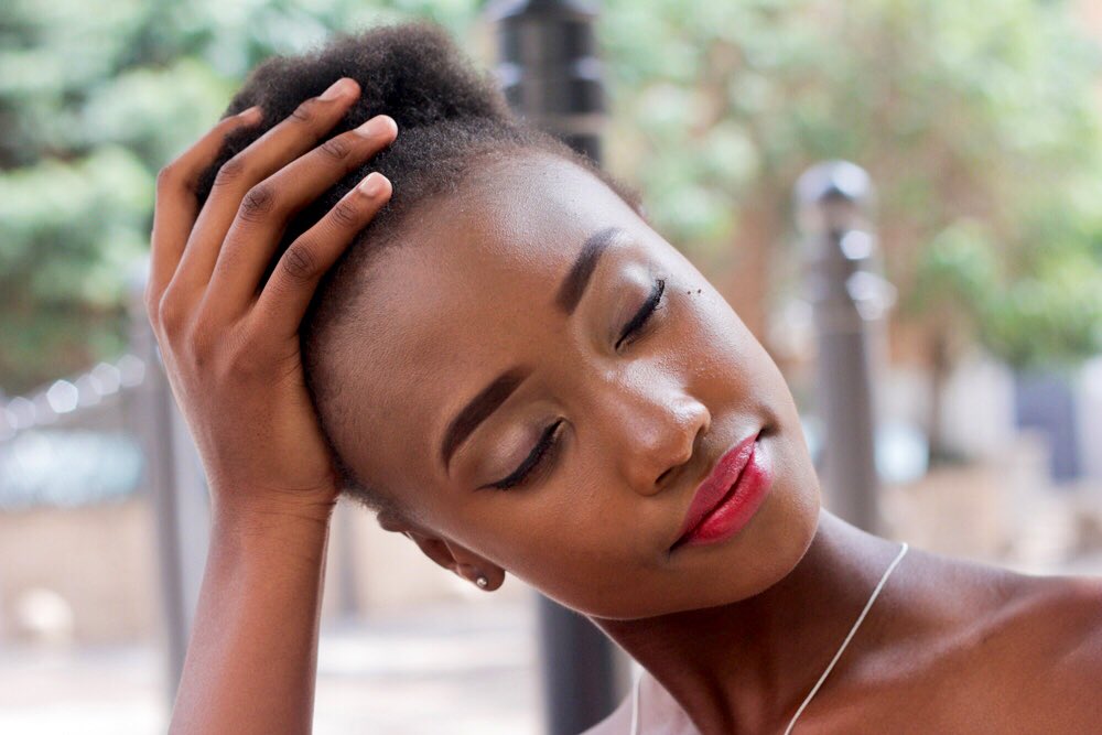 AccentuateB4's tweet image. The youngest we’ve had and she is showing us #flames 🔥🔥🔥

Meet Sihle: A 12 years old #potentialmodel | #makeup by @Busa_Rule | #fashion I’m in our #dna