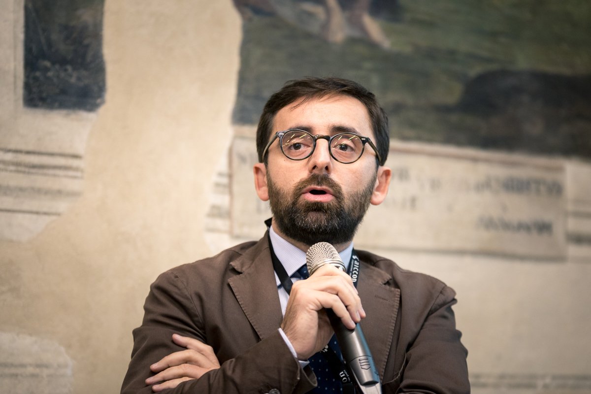 AICCONnonprofit's tweet photo. #Piattaforme collaborative per lo #sviluppourbano, l'opinione di @chrisiaio Professore di Urban Law and Policy Luiss Guido Carli / Co-Direttore @LabGov #gdb2018 GUARDA IL VIDEO https://t.co/SlewiqPoh6 https://t.co/ivtEwMN3L7
