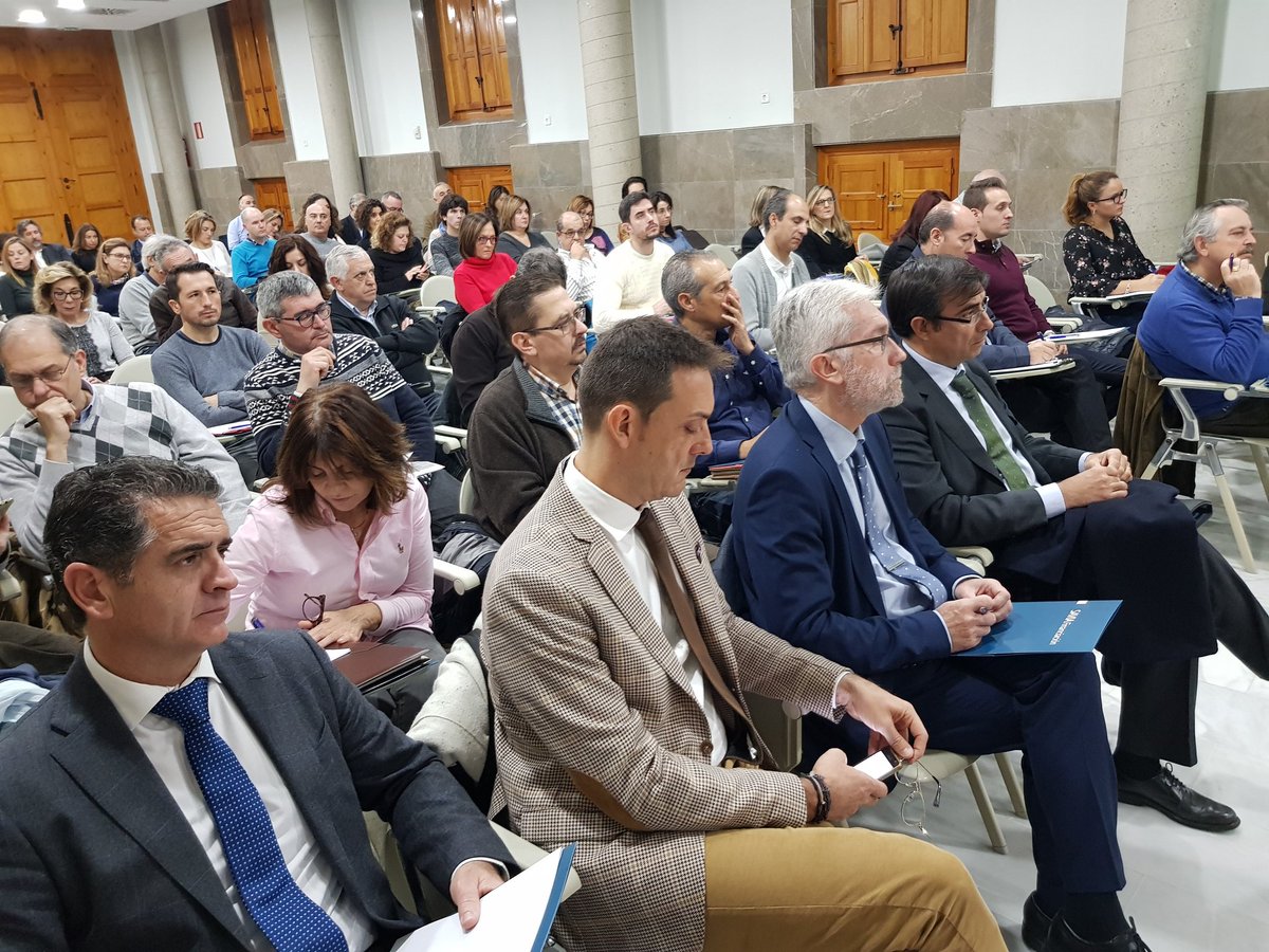CAFValencia's tweet photo. Da comienzo la jornada "las buenas obras" del Consejo Gral de Colegios de Administradores de Fincas de la Comunidad Valenciana https://t.co/g8jg86GYgT