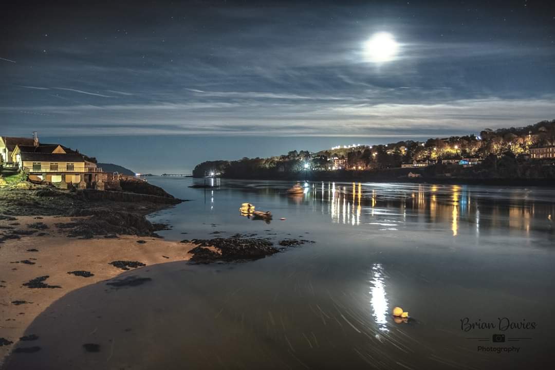 Moonlit Menai Strait

@ruthwignall @kelseyredmore @S4Ctywydd @VisitNorthWales @VisitAnglesey @DesignByAnglese @AngleseyScMedia @dailypostwales

#MenaiStrait #NightScape #moonscape #Anglesey #wales #FindYourEpic

@DiscoveAnglesey @ItsYourWales @northwalesmag @YnysMonAnglesey