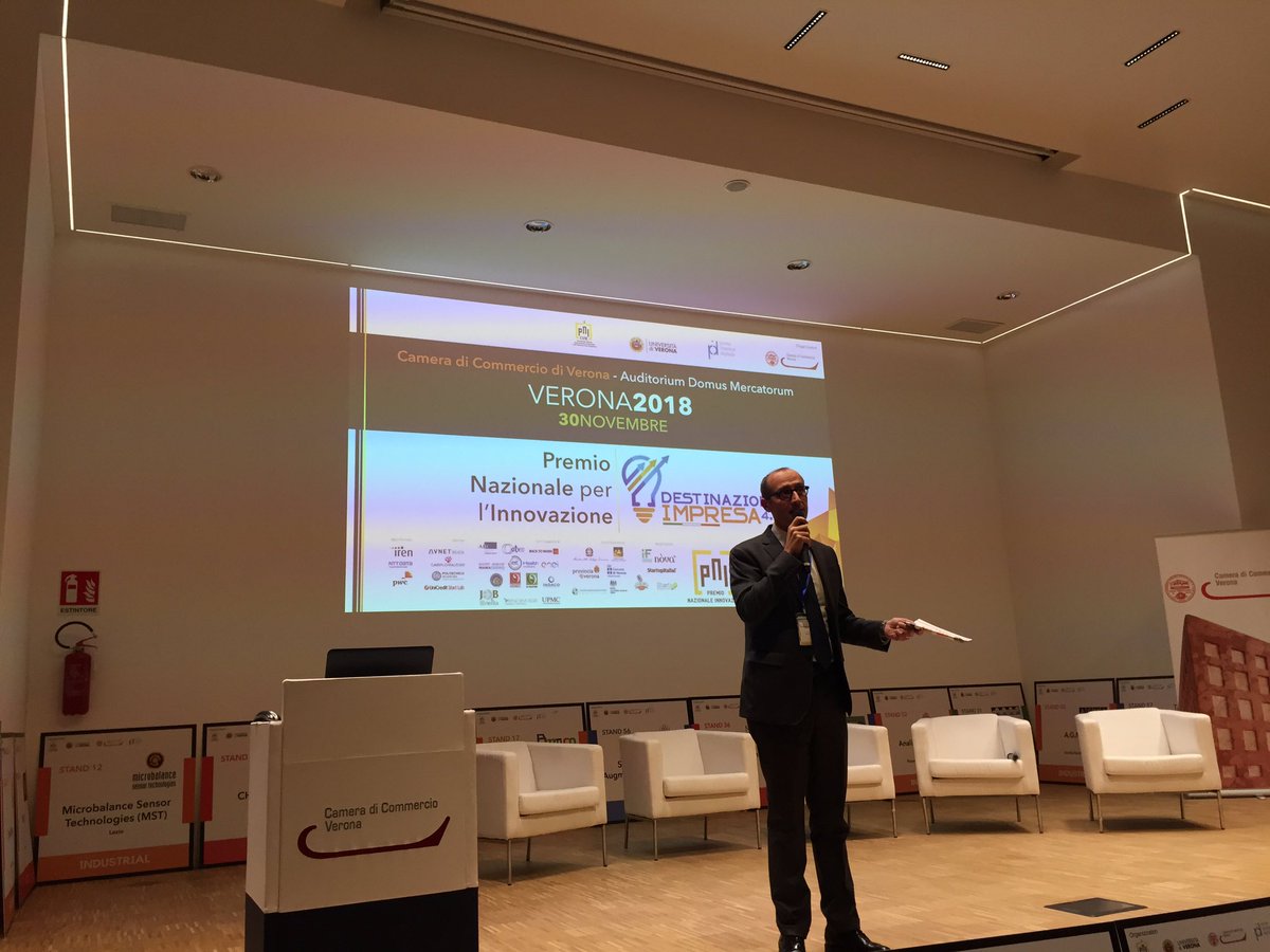 PNICube's tweet photo. 800 idee imprenditoriali 400 business plan e 59 finalisti, circa ill 30% dei team finalisti è composto da studenti universitari qusto a sottolineare il valore educativo e formativo del #PNI2018 @gperrone1967 presidente del #PNICube https://t.co/pxvCZtRYkb
