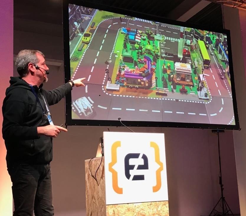 OracleDevs's tweet image. Check out our Proxima City at #codemotion Milan today. #IoT and #Microservices for a connected and intelligent Smart city to provide its citizens an integrate experience with #oraclecloud Services @codemotionit ora.cl/9rk6i