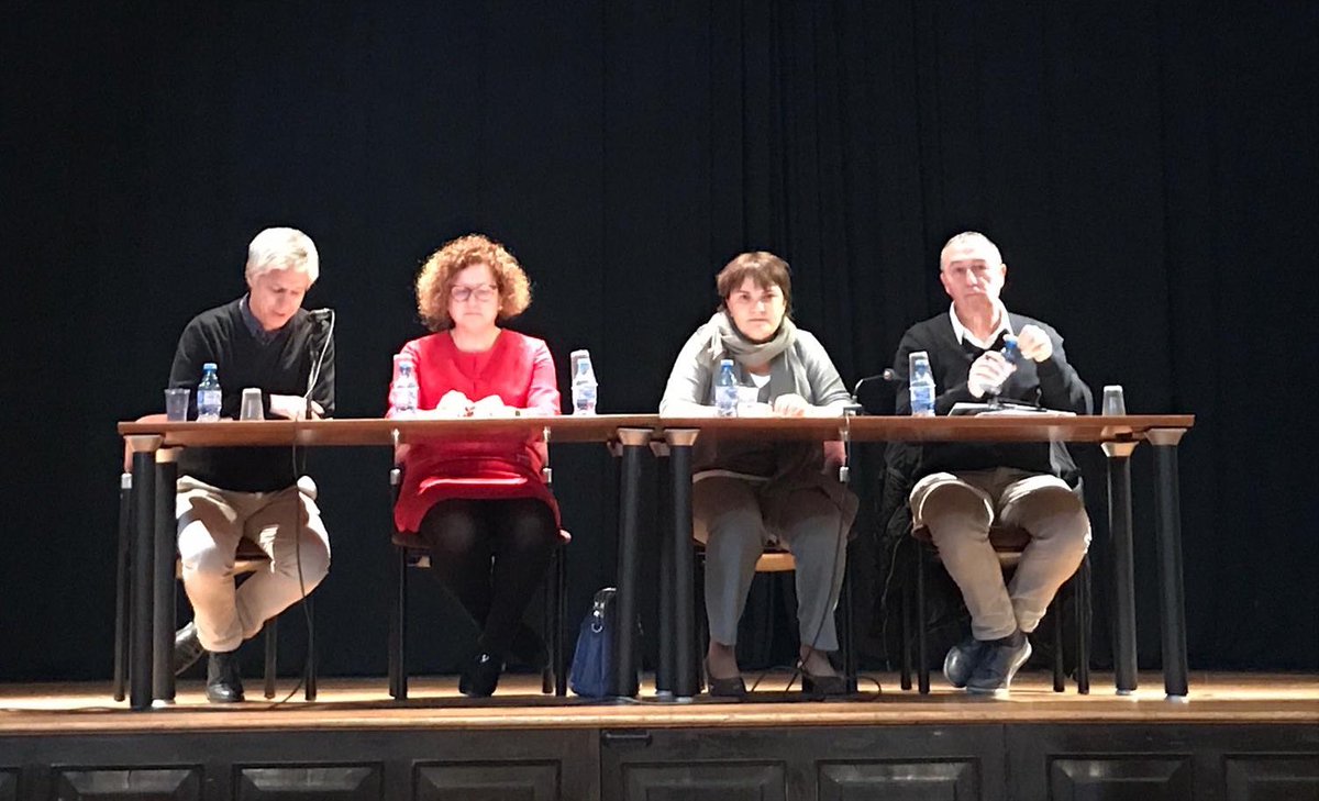 albamullor's tweet photo. Agradezco mucho al Centre Alcoià d’Estudis Històrics i Arqueològics #CAHEA su invitación a participar en la mesa redonda que ha cerrado el ciclo de actividades para conmemorar los 40 años de la #ConstituciónEspañola. Ha sido un placer acompañaros. #Alcoy #PPAlcoysmsli https://t.co/EoY0dh9UrF