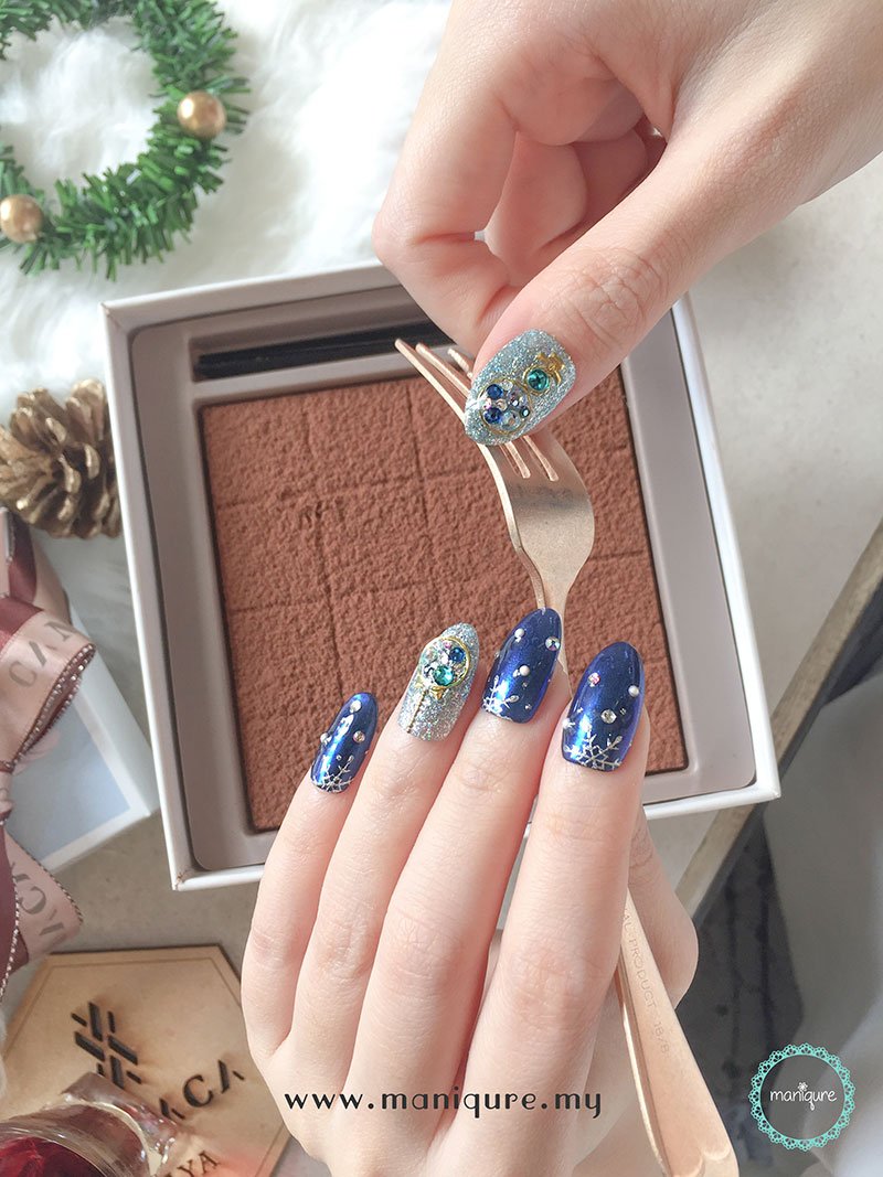 maniquremy's tweet photo. 17 sparkle Christmas nails that will make you stand out in this xmas seasons. #DressUpYourNails before 15 December and you will get a gift vouchers 10% off from #CAMACA! Limited to 60 customers only. Book now at https://t.co/ESk3r7LRiY!

#XmasNails #ChristmasNails #ManiqureMy https://t.co/U9Bg7jsnZr