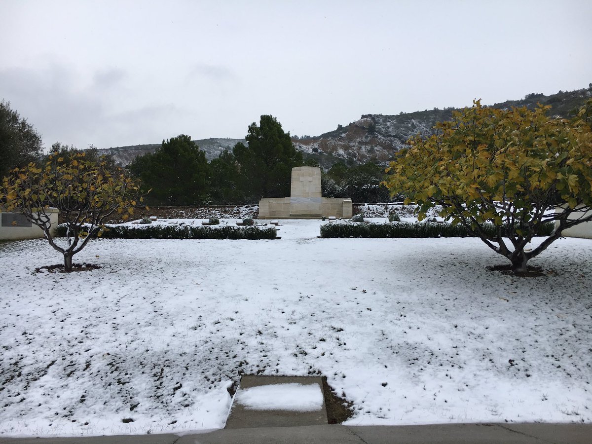 A snowy day in #Gallipoli <a href="/CWGC/">Commonwealth War Graves</a> <a href="/bnbgundogan/">Burak Gündoğan</a>