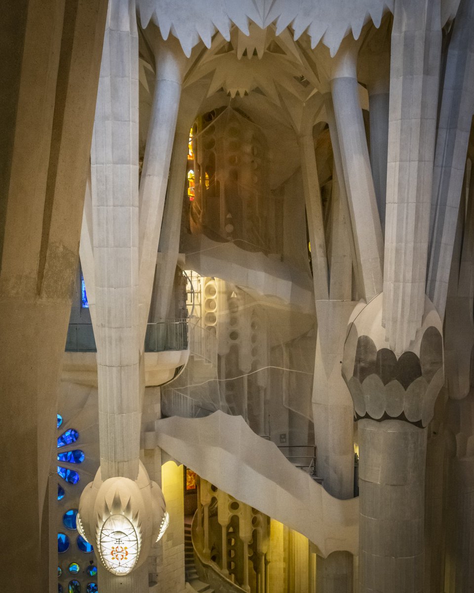 We're putting the cladding on the stairs of the Passion apse. The works are  scheduled to finish in January #enconstruccióSF #capal2026, image size:960x1200