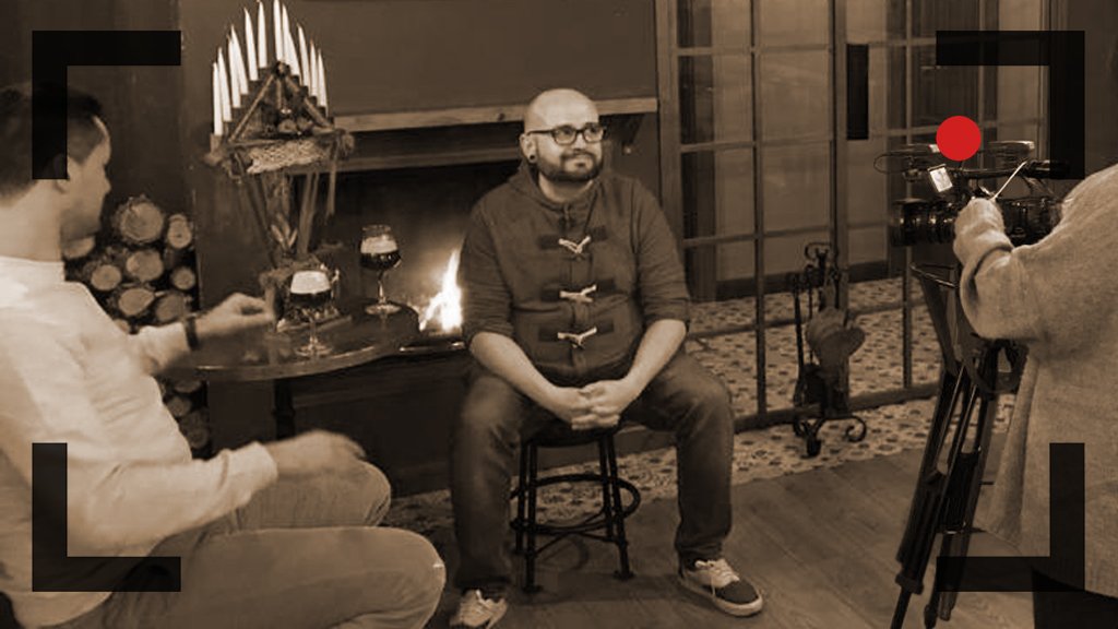 faceira_'s tweet photo. Ayó! Dende güei y cada vienres intervendremos falando en llionés na TV local de #leonesp (@La8Leon) sobro llengua y cultura llionesas, Será nel @8MagazineLeon  que s'emite entre las 22,30 y las 23,30, dientro del espaciu "Mundo Cazurra" relizáu dende'l Brew Pub @CervezaCazurra 😊 https://t.co/n7Unh4rKZq