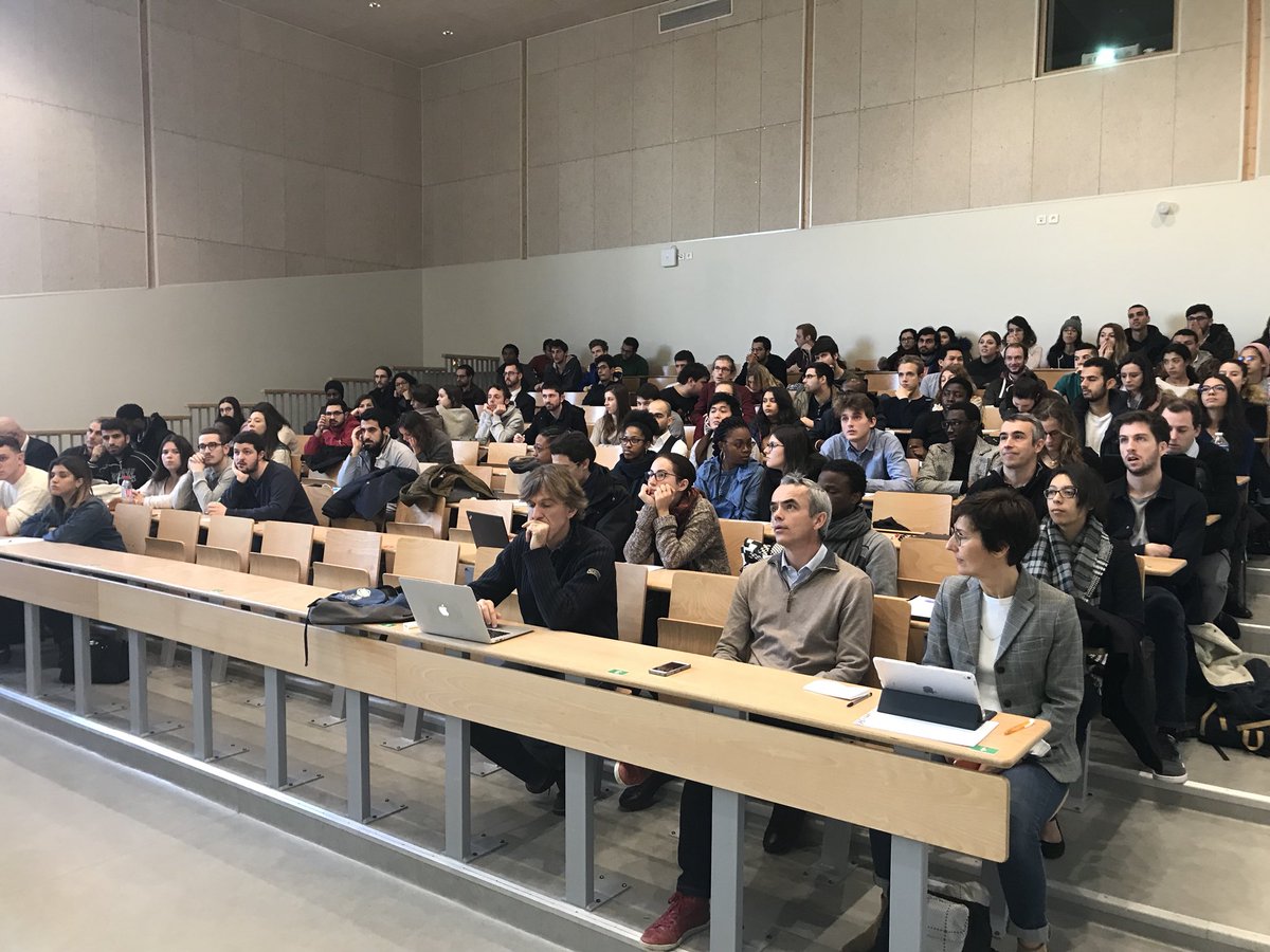 toniojj's tweet photo. Présentation de @xlstat_fr de @scorelab_io et de @RecommerceLab de @the_datafactory lors de la journée maths emploi à l’@univbordeaux #maths #emploi #bordeaux #ia #ai #datascience https://t.co/VXDFOlCC4m