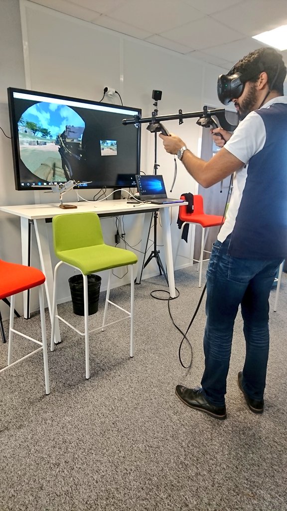 quentinlefevr's tweet photo. Le simulateur #VR de tir longue portée aux Journées Portes Ouvertes au #clusterDefense @Capgemini #Bordeaux.
@CapgeminiAIE @CollLilia @emmanuellochon https://t.co/GDs8kZwIa2
