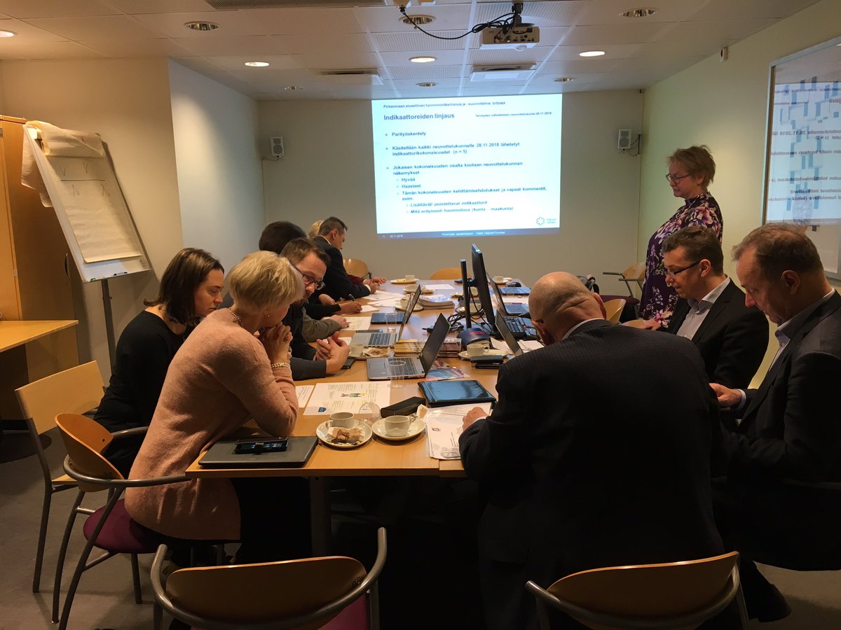 JohannaRiippi's tweet photo. Terveyden edistämisen neuvottelukunta työstää Pirkanmaan alueellisen #hyvinvointikertomus -ja suunnitelman indikaattoreita. Keskusteluissa nousee esille pahoinvoinnin mittarit, vaikka puhutaan hyvinvoinnista. #hyte @pirkanmaa2021 #mittaaminen #vaikeus #vaikuttavuus https://t.co/yJlMrnPfsy