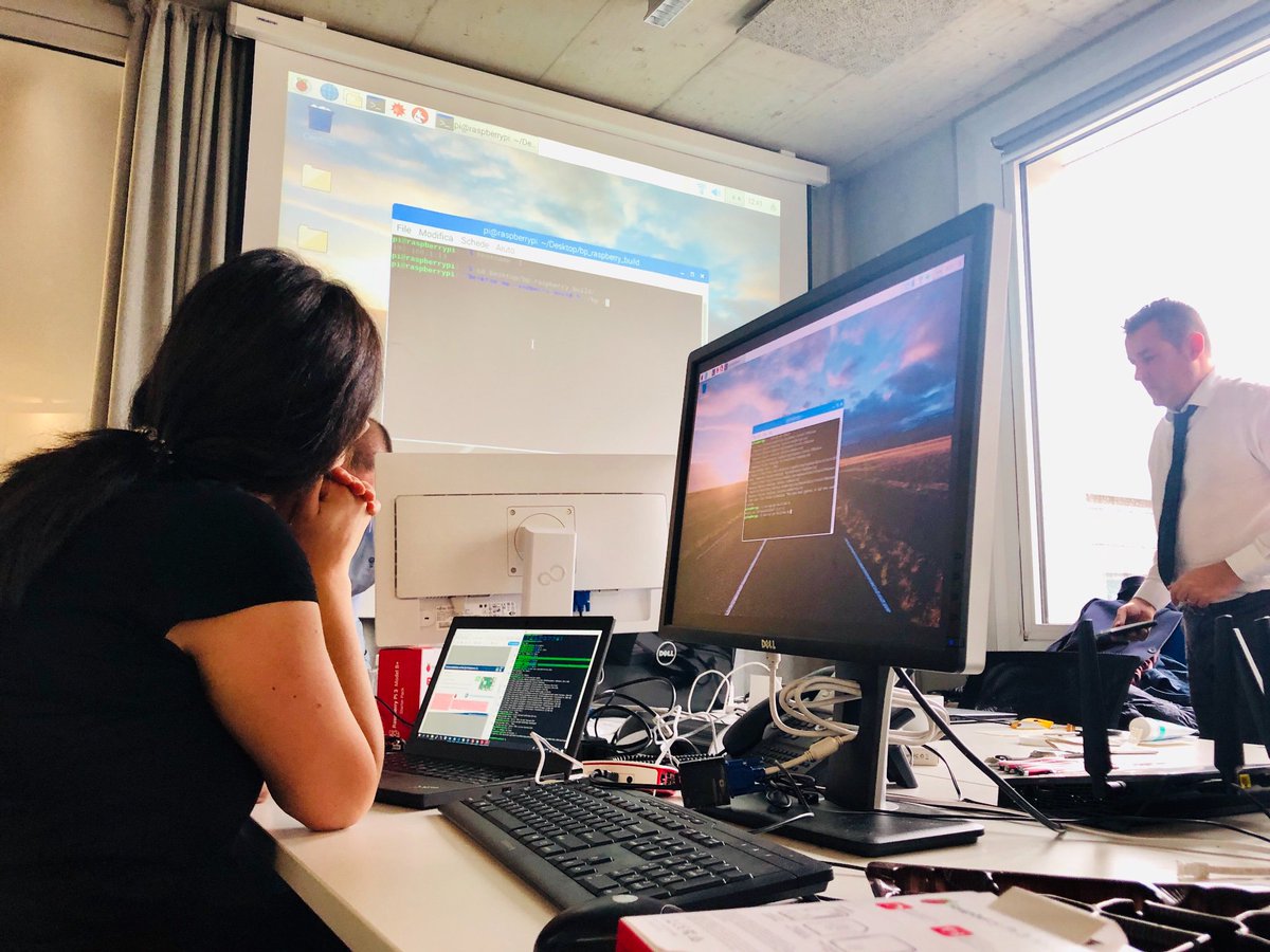 CBMStuttgart's tweet photo. Day 2 of OT Bioelettronica &amp; LISiN (Politecnico di Torino) IRTG course
  #irtgsofttissuerobotics #emg https://t.co/tWOBytuIDw